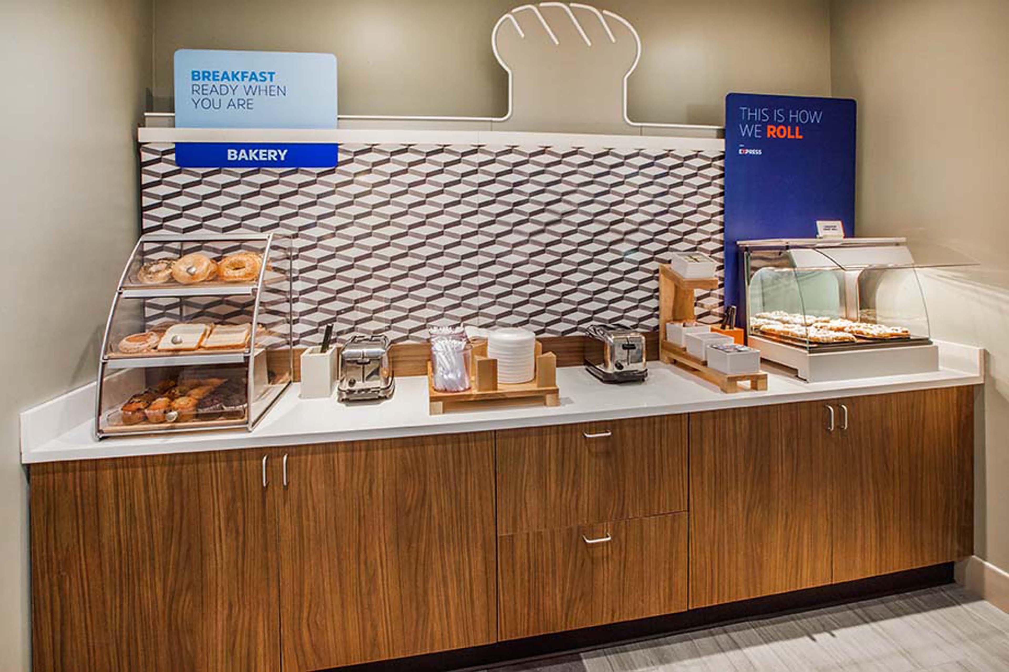 Holiday Inn Express & Suites Alpharetta By Ihg Exteriör bild